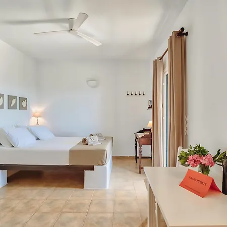 Glaros Antiparos Town