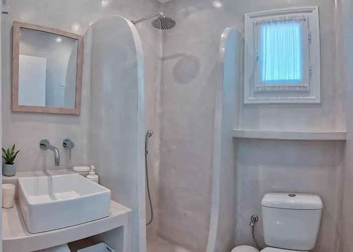 Glaros Antiparos Town